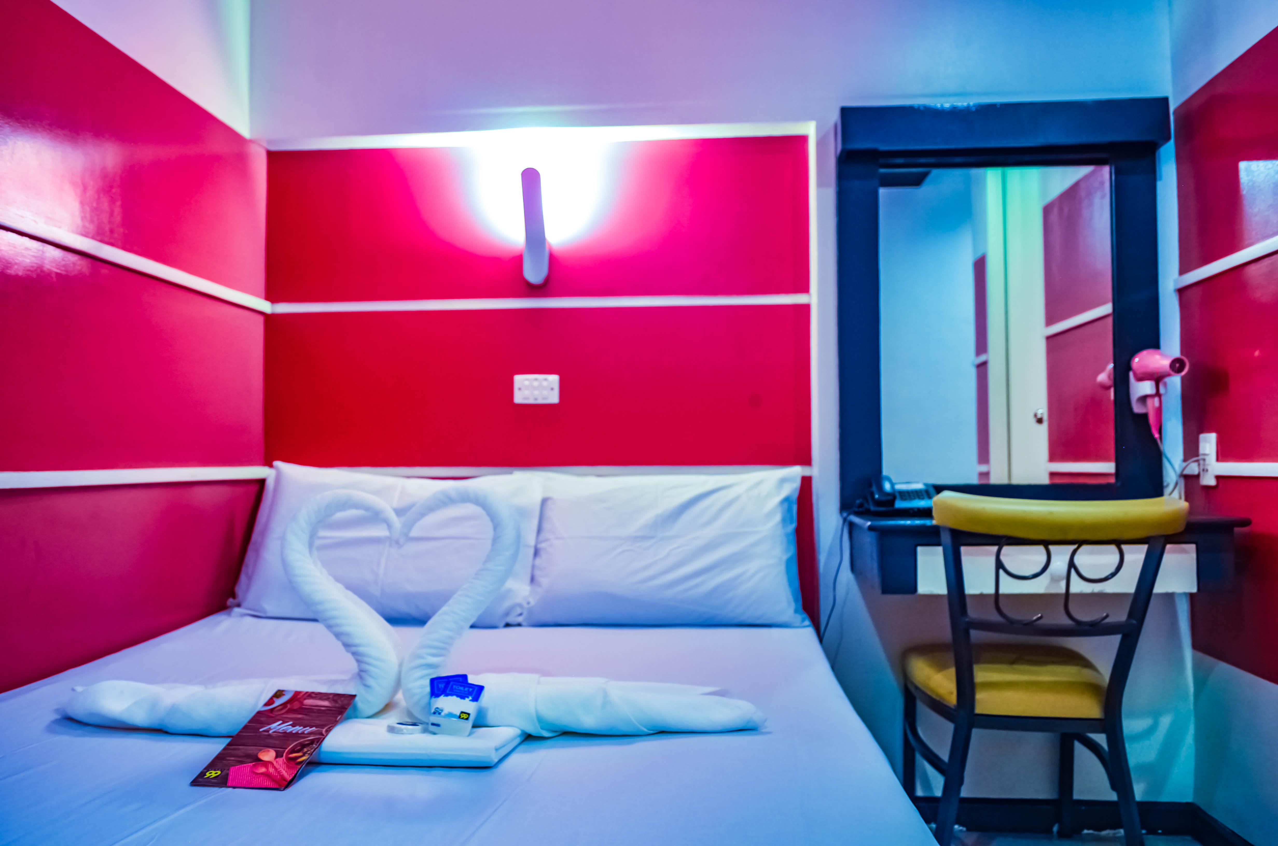 Hotel 99 Cubao Quezon City Exteriör bild
