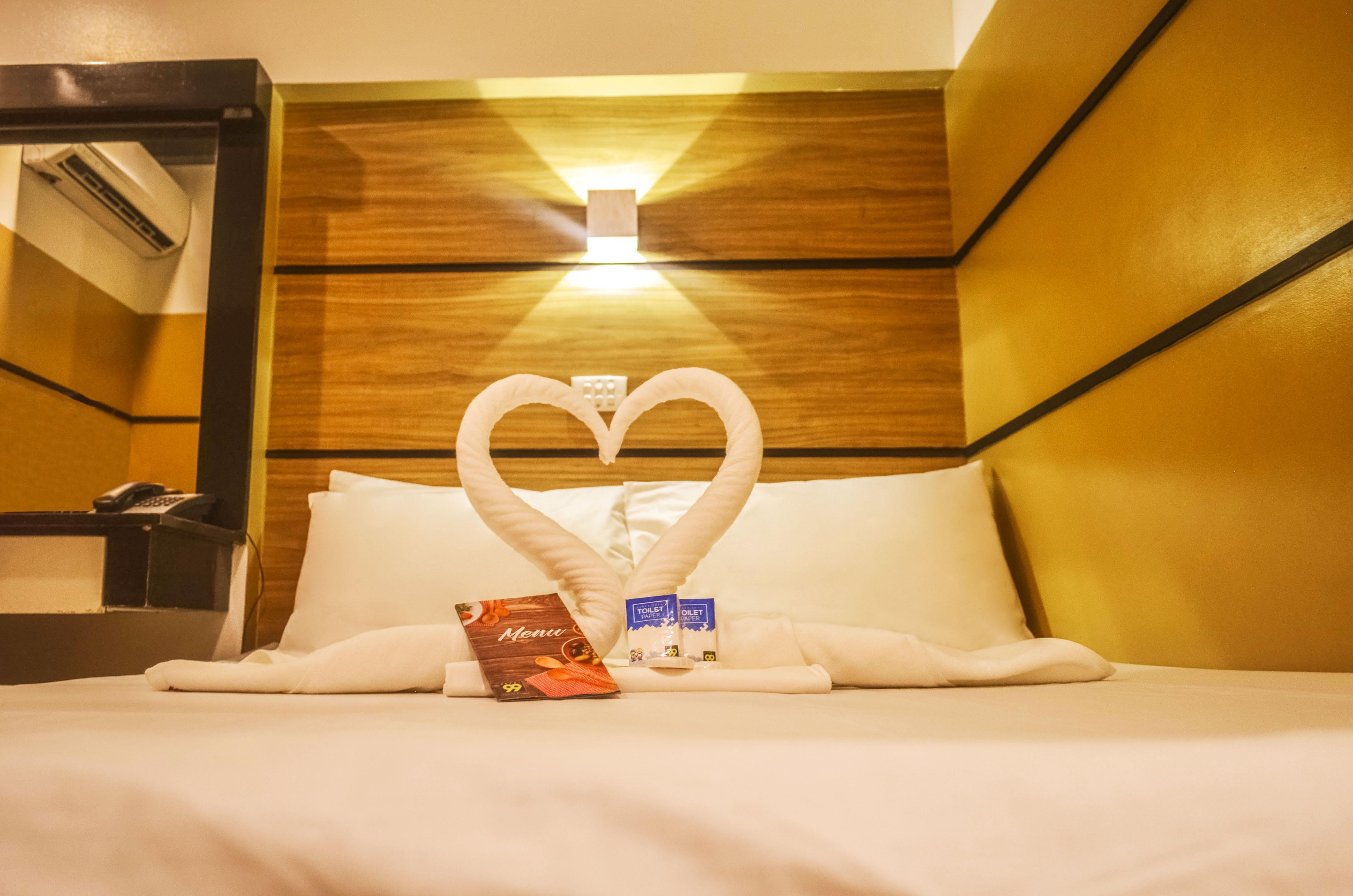 Hotel 99 Cubao Quezon City Exteriör bild