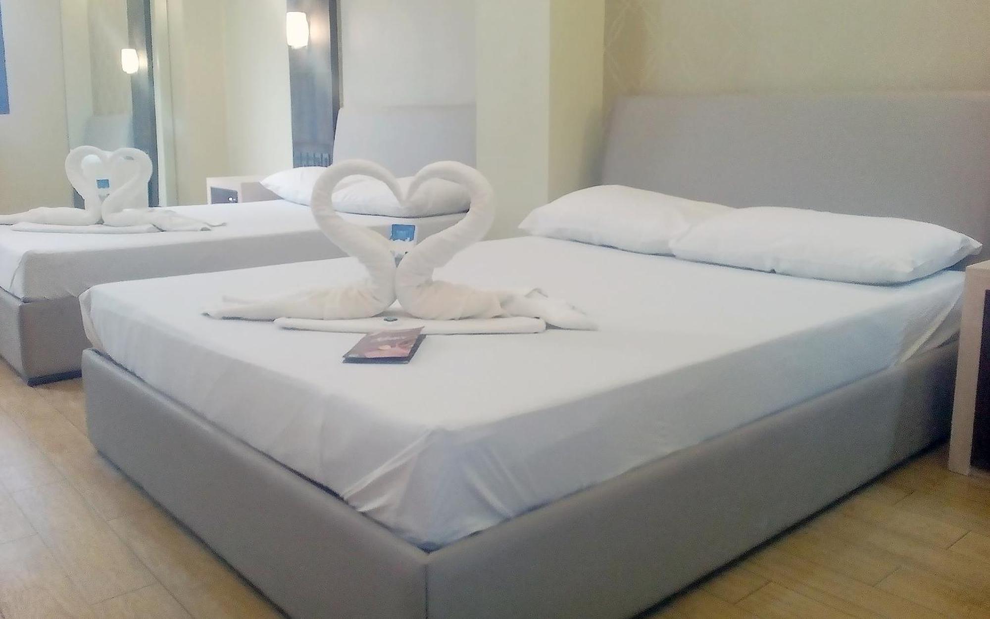 Hotel 99 Cubao Quezon City Exteriör bild