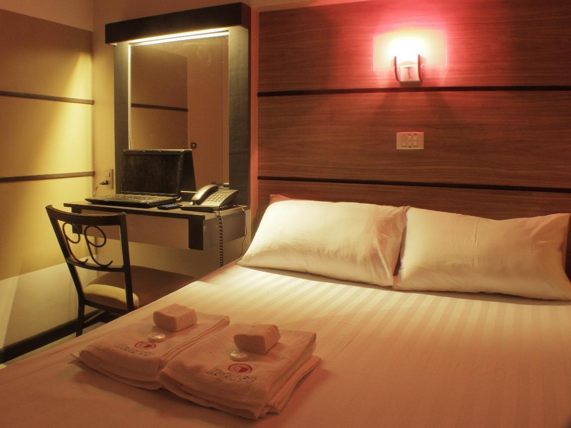 Hotel 99 Cubao Quezon City Exteriör bild