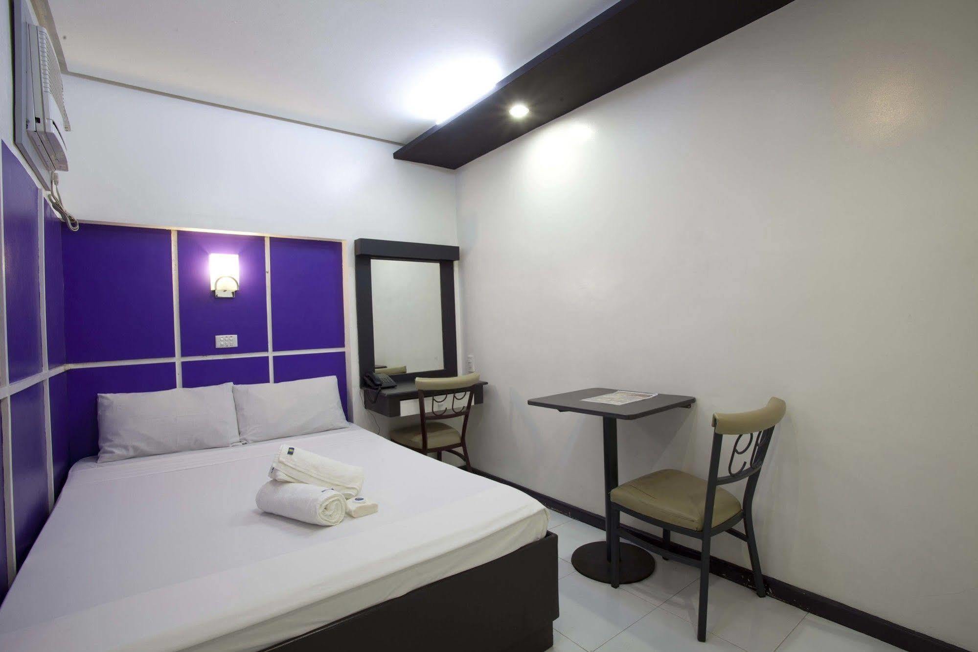 Hotel 99 Cubao Quezon City Exteriör bild