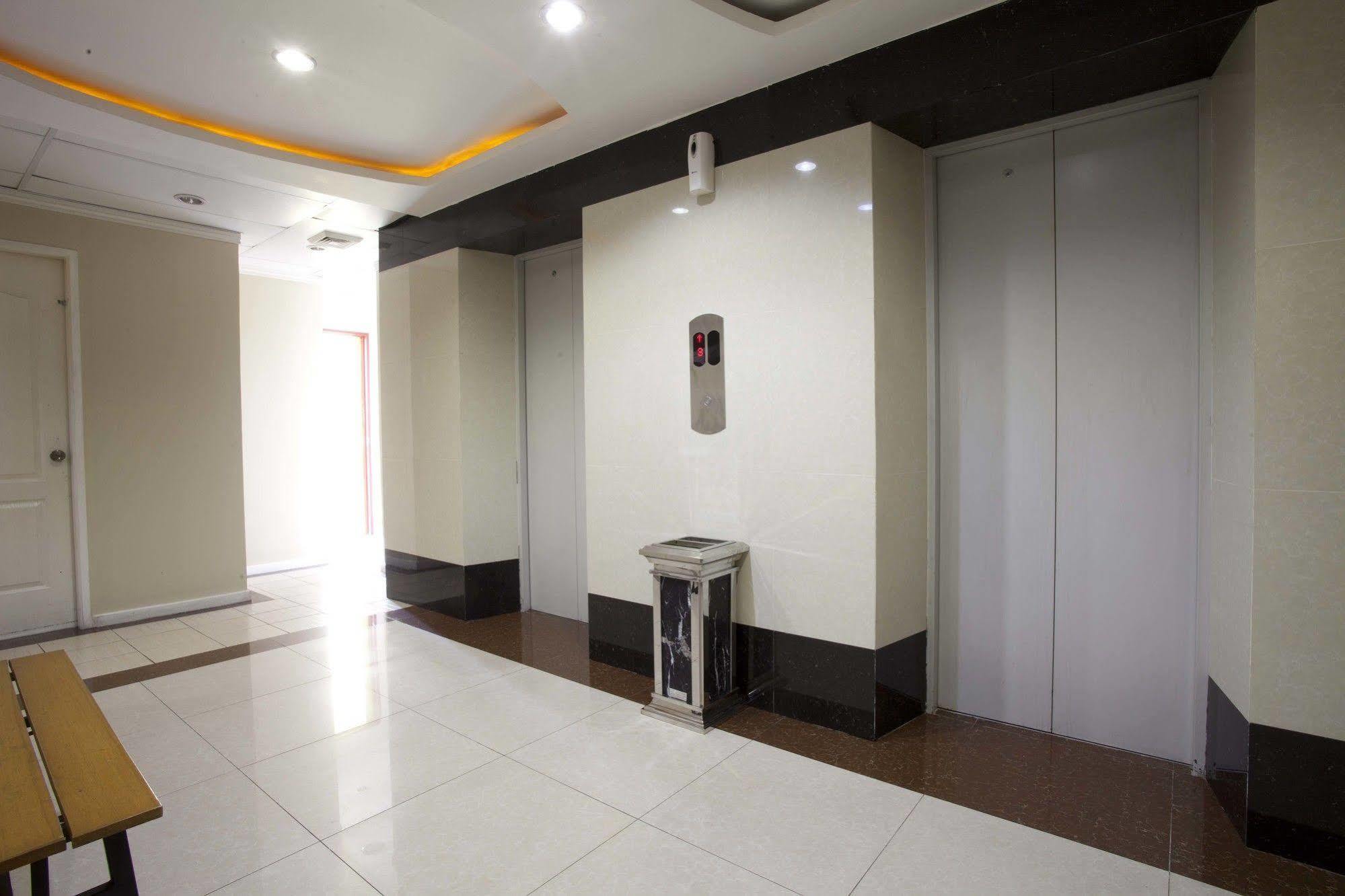Hotel 99 Cubao Quezon City Exteriör bild