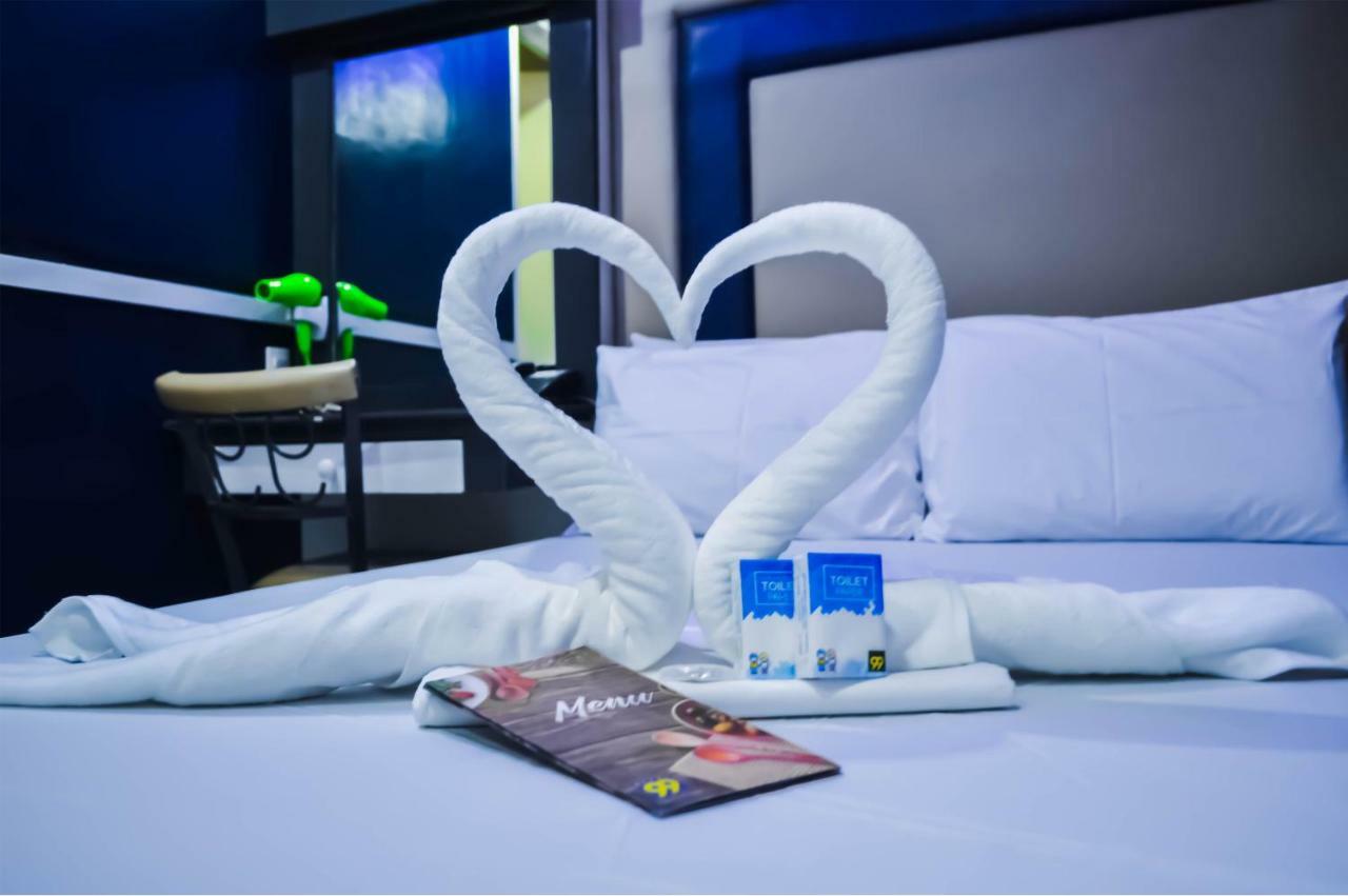 Hotel 99 Cubao Quezon City Exteriör bild